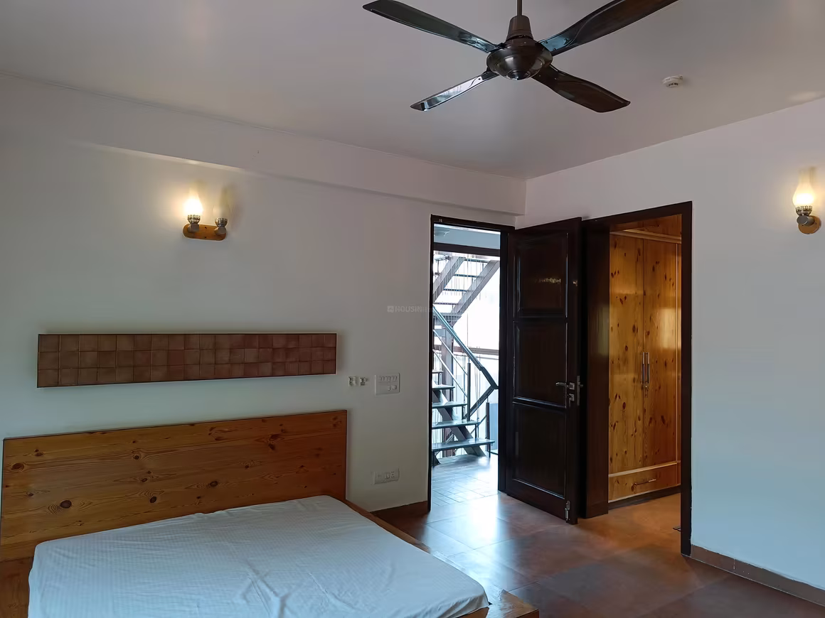 8 BHK Villa for Rent